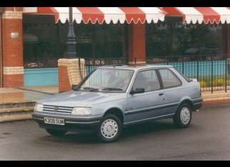 How to tell the age of a car in the UK